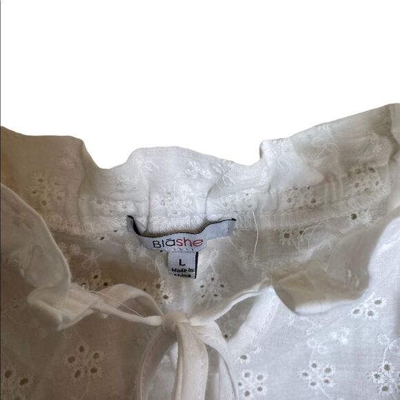 Blashe eyelit mesh sleeve bell sleeve crop top - Picture 2 of 3